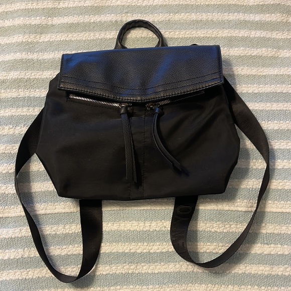 VGUC Botkier Trigger Mini Backpack - Picture 6 of 9